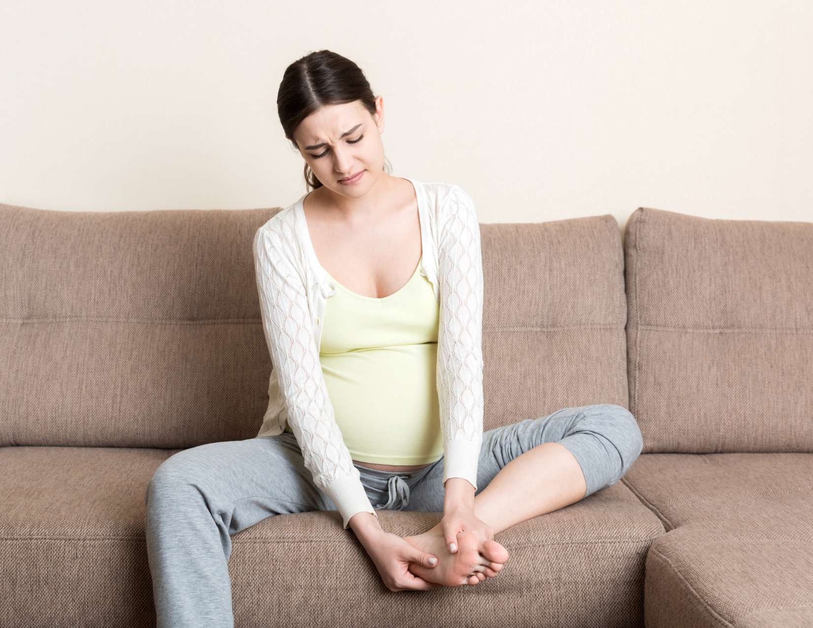 the-ultimate-guide-to-alleviating-heel-pain-during-pregnancy